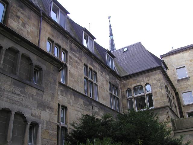 p7285573